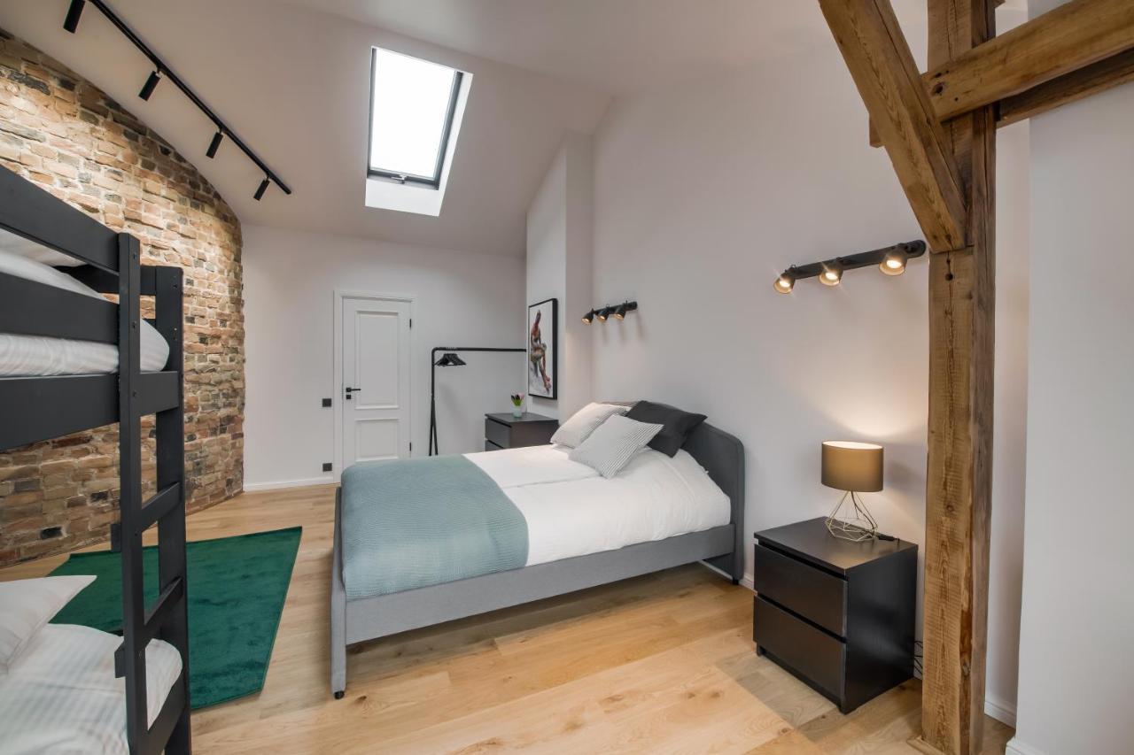 Big Design Apt - Sleeps 12 - Best Location Riga Exterior foto