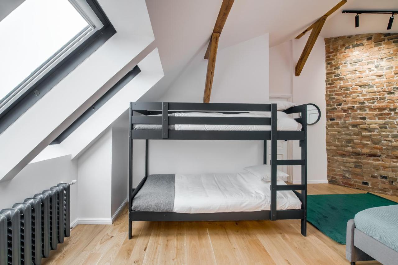 Big Design Apt - Sleeps 12 - Best Location Riga Exterior foto