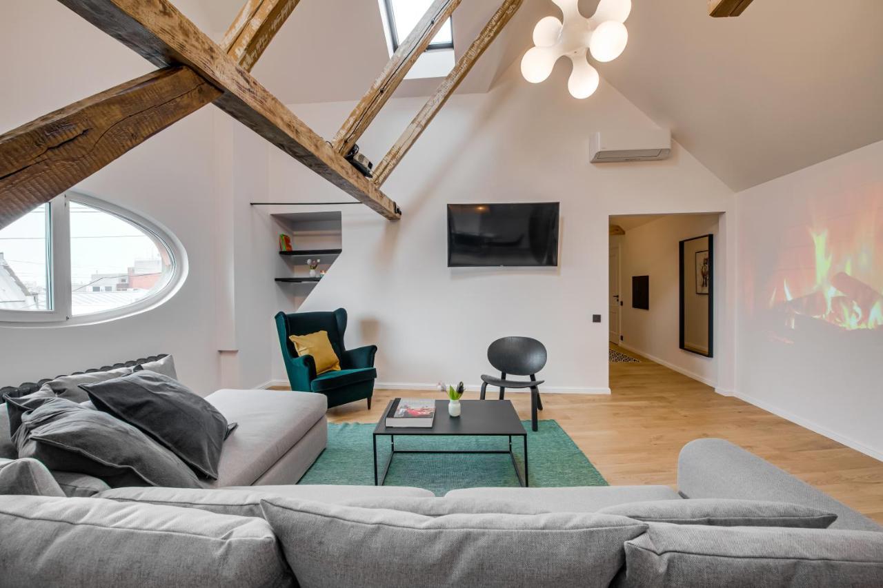 Big Design Apt - Sleeps 12 - Best Location Riga Exterior foto
